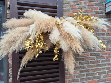 Hangend bloemstuk met pampakruiden 
  beschikbaar voor biedingen