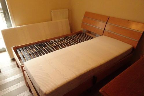 2 bedden, Huis en Inrichting, Slaapkamer | Bedden, Zo goed als nieuw, Tweepersoons, 160 cm, 200 cm, Hout, Verstelbaar, Ophalen