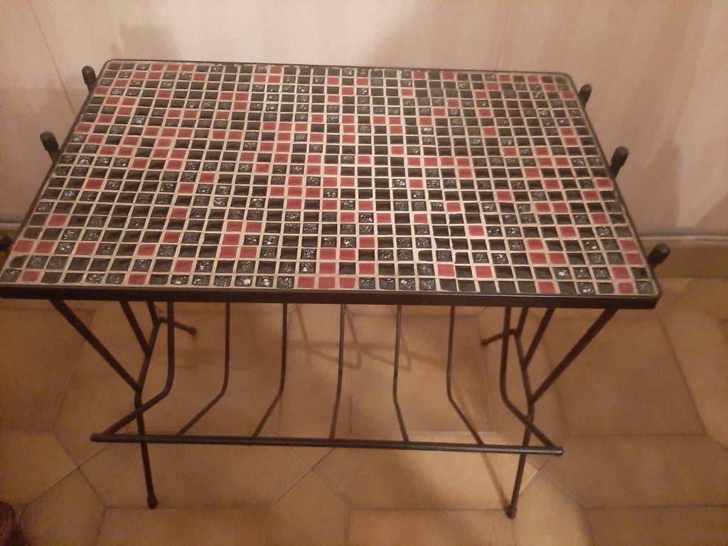 Retro/Vintage smeedijzeren bijzettafeltje mozaïektegels–'70s, Huis en Inrichting, Tafels | Bijzettafels, Ophalen