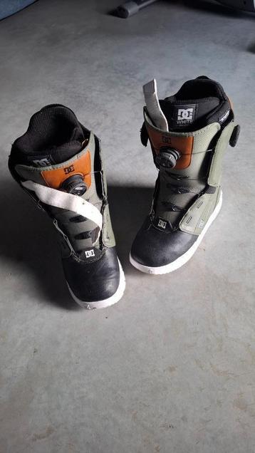 Snowboard boots DC  beschikbaar voor biedingen