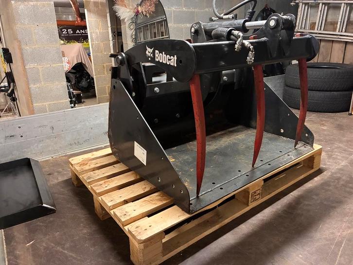 Vend bac croco bobcat, Articles professionnels, Agriculture | Tracteurs, Enlèvement