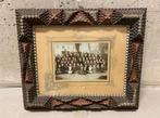 RARE cadre Tramp Art / Ancienne photo de classe 1905, Antiek en Kunst, Ophalen of Verzenden