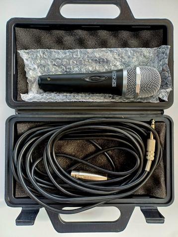 2x microphone en Phono preamp beschikbaar voor biedingen