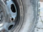 4 WINTERbanden gemonteerd op 175/70R14-velgen (+ wieldoppen), Band(en), Gebruikt, 14 inch, Winterbanden