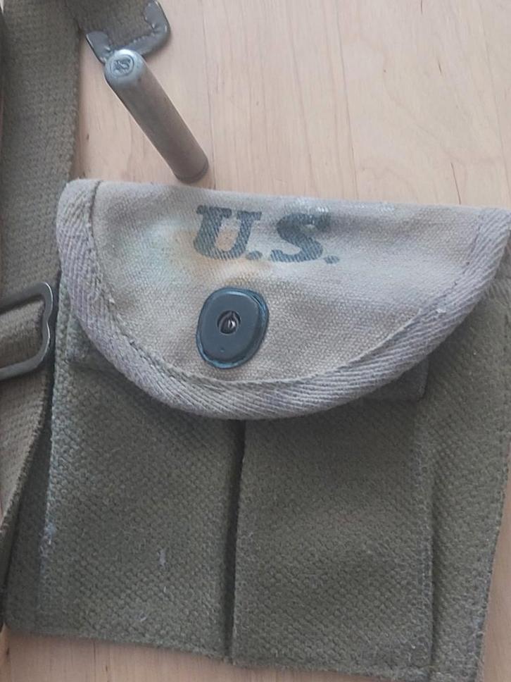 Riem + IS-oliehouder en lacrossezakje, allemaal origineel, Verzamelen, Militaria | Tweede Wereldoorlog, Ophalen of Verzenden