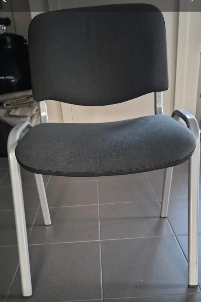 Chaises grises 40 pièces, Tissus, Gris, Enlèvement, Cinq, Six Chaises ou plus