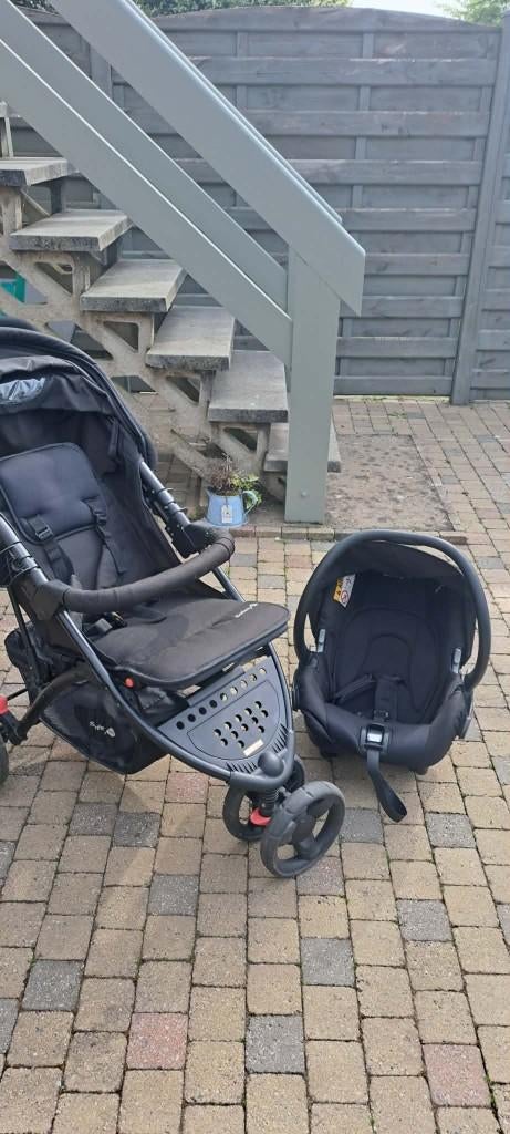 Poussette avec maxi cosy, Enfants & Bébés, Berceaux & Lits, Comme neuf, Autres types, Enlèvement