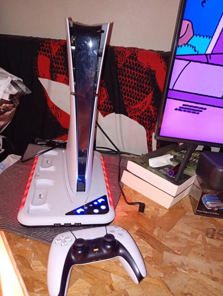 Console Sony PS5 Slim Digitale - 1 To + Jeu Astro Bot - NEUVE
