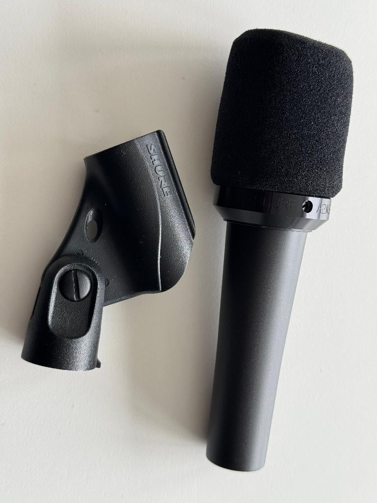 Shure SM57 + A2WS + pince + housse, Musique & Instruments, Microphones, Enlèvement, Utilisé, Micro studio
