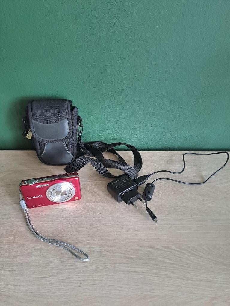 Panasonic Lumix DMC-SZ1 compactcamera in de kleur rood., Ophalen