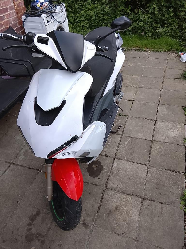 Scooter neco gpx50  classe A  papier 600 a discuter, Vélos & Vélomoteurs, Scooters | Yamaha, Autres modèles, 49 cm³, Enlèvement