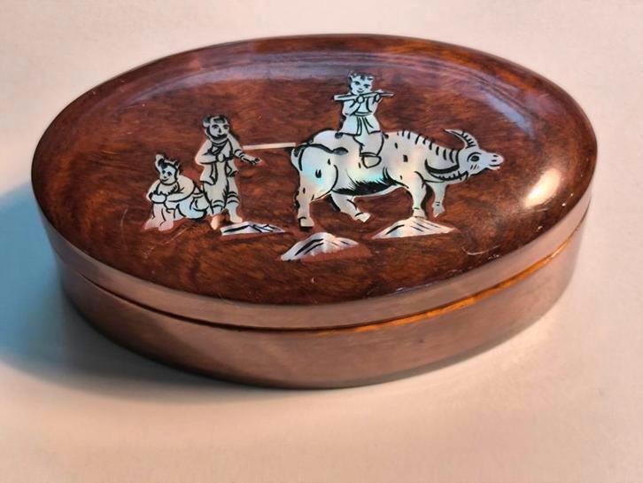 Ovalen sierradendoosje met parelmoer decor, Ophalen of Verzenden