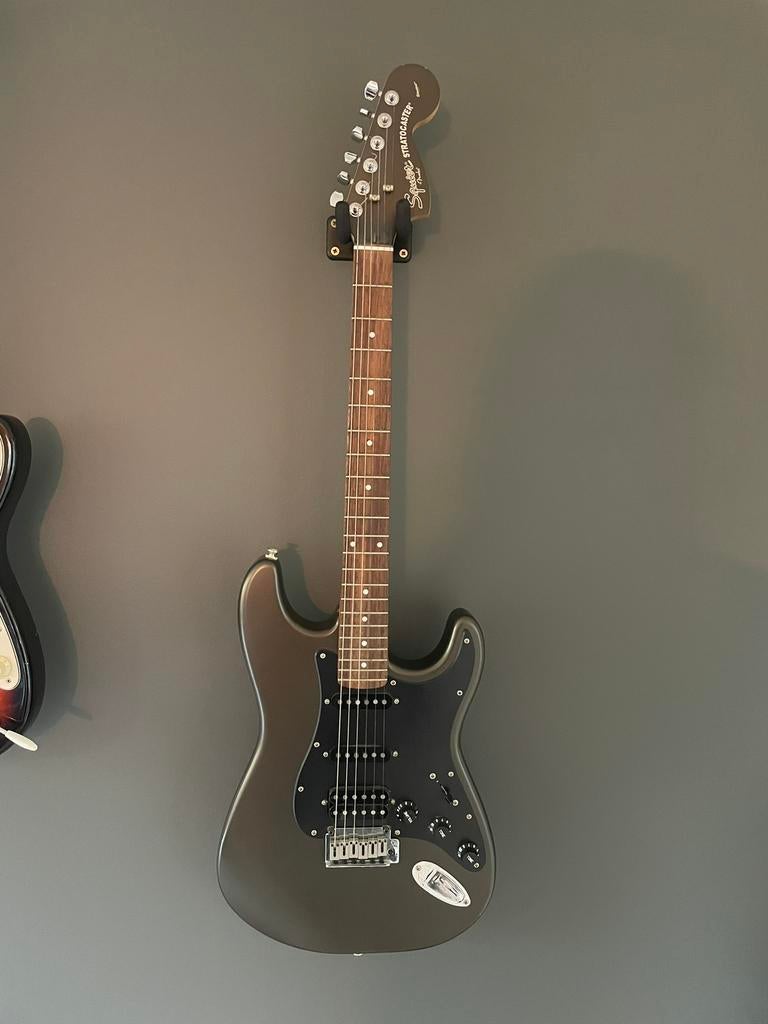 Squier Standard Stratocaster HSS (2005) – Large Headstock, Muziek en Instrumenten, Snaarinstrumenten | Gitaren | Elektrisch, Zo goed als nieuw
