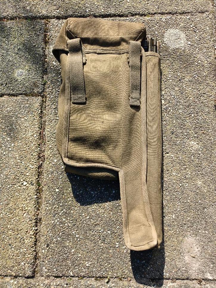 Antenne ABL et casque dans un étui pour radio, voir photos, Collections, Objets militaires | Général, Enlèvement