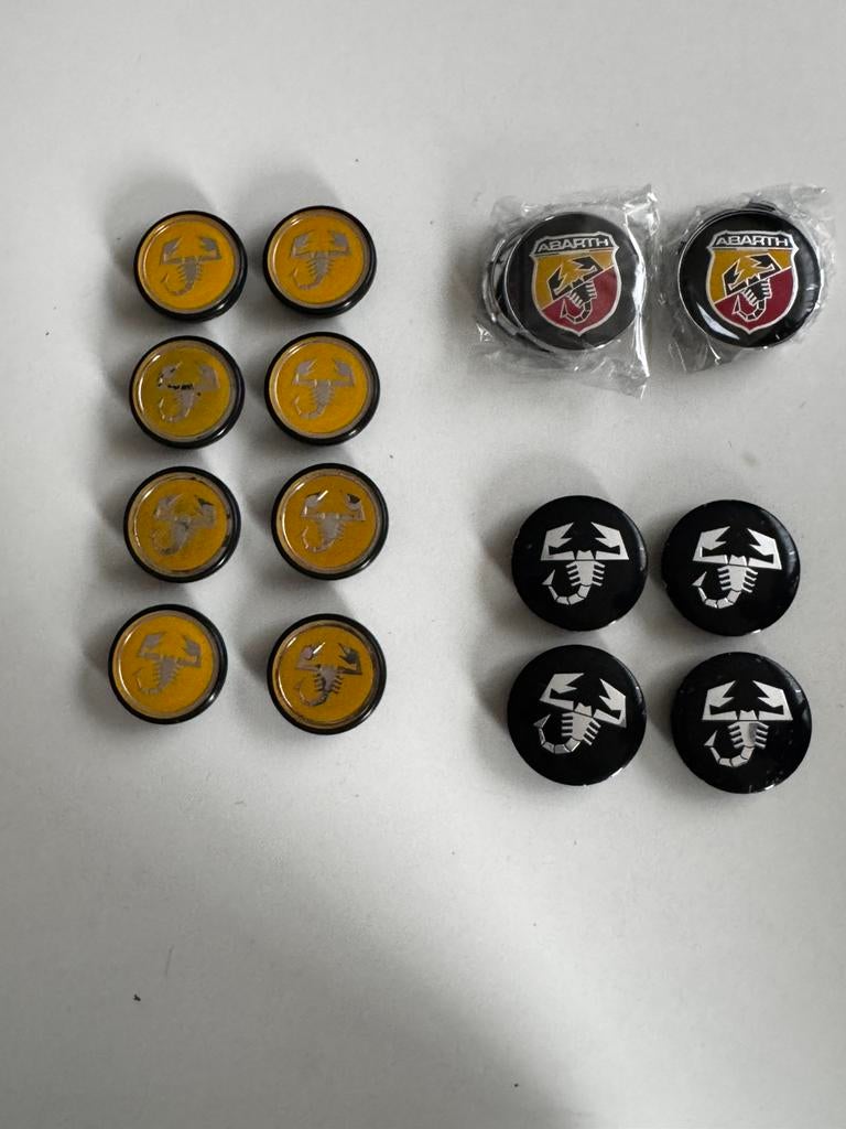 Afdekdoppen / afdeknaaf voor velgen abarth, Autos : Pièces & Accessoires, Enlèvement, Avant