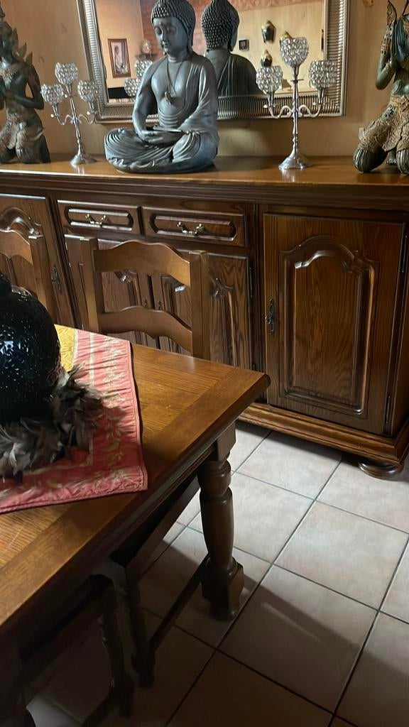 Eetplaats 6 stoelen kast.  En vitrine kast  alles voor 100, Huis en Inrichting, Ophalen, Zo goed als nieuw