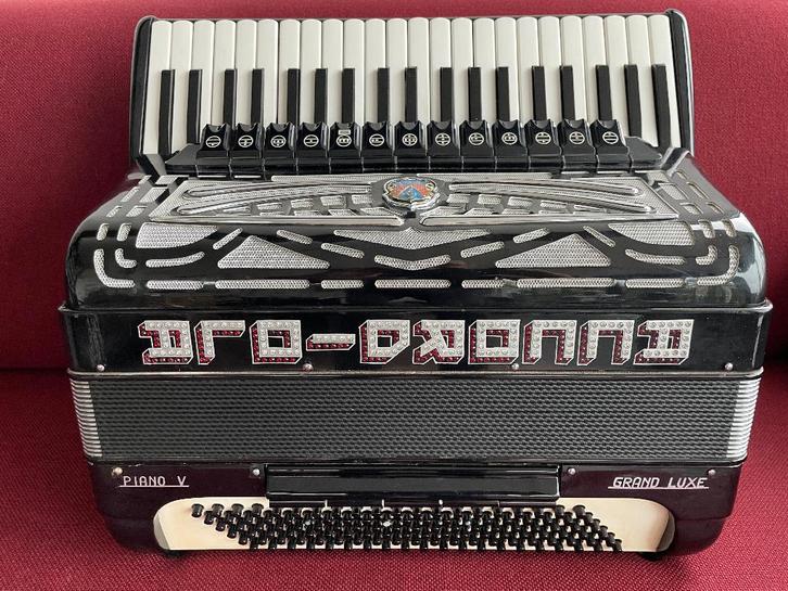 Italiaanse Accordiola Piano V Cassotto accordeon.5 korig ., Musique & Instruments, Accordéons, Utilisé, Accordéon à touches, 120 basses