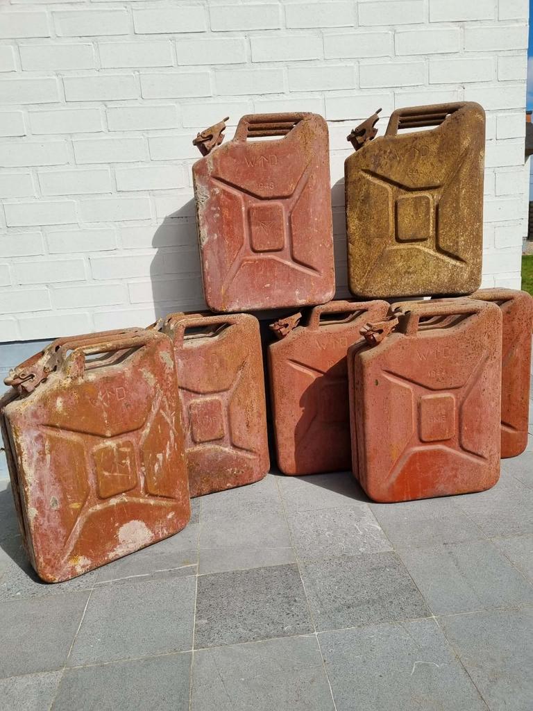 Wo2 Britse jerrycans, Collections, Objets militaires | Seconde Guerre mondiale, Enlèvement