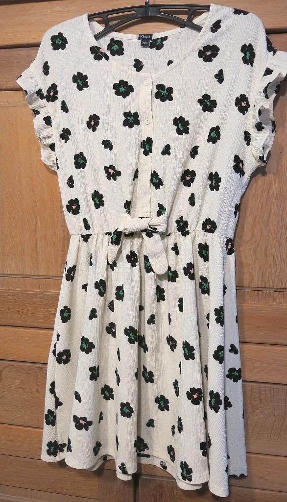 Robe fleurie, état neuf, 12 ans (152), Kiabi, Robe ou Jupe, Enlèvement ou Envoi, Comme neuf