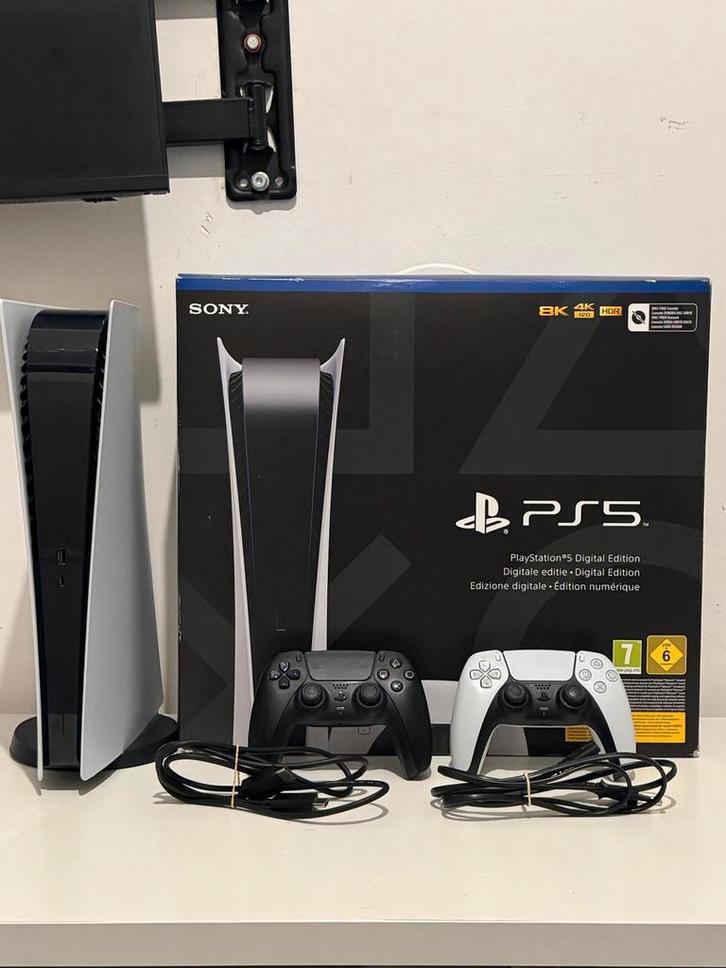 Playstation 5 Digital - Inclusief 2 controllers en doos., Games en Spelcomputers, Spelcomputers | Sony PlayStation 5, Playstation 5