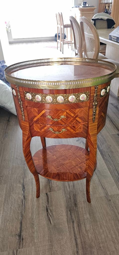 table d'appoint style Louis 15, Enlèvement