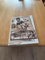 Foto’s met kaft van oude wielrenners, Ophalen