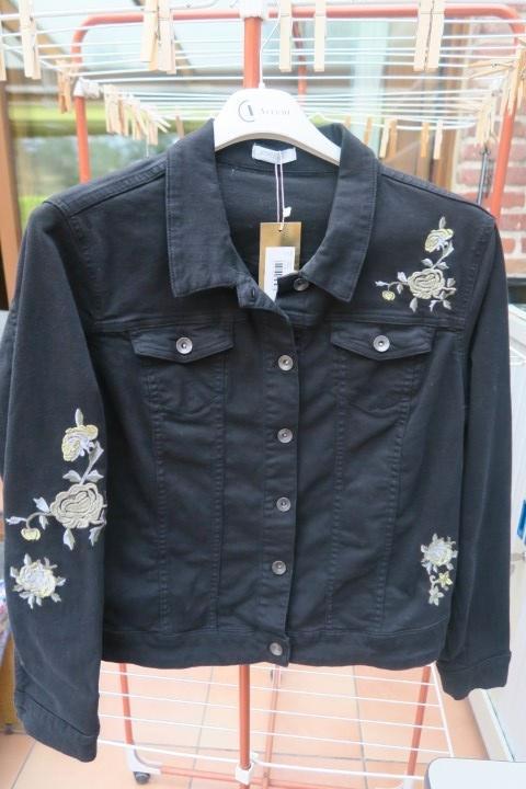 Cropped jasje nieuw broderie zwart Atmos Fashion mt 46, Kleding | Dames, Jassen | Zomer, Nieuw, Maat 46/48 (XL) of groter, Zwart