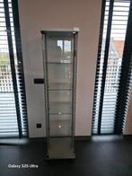 Vitrine avec serrure, Enlèvement