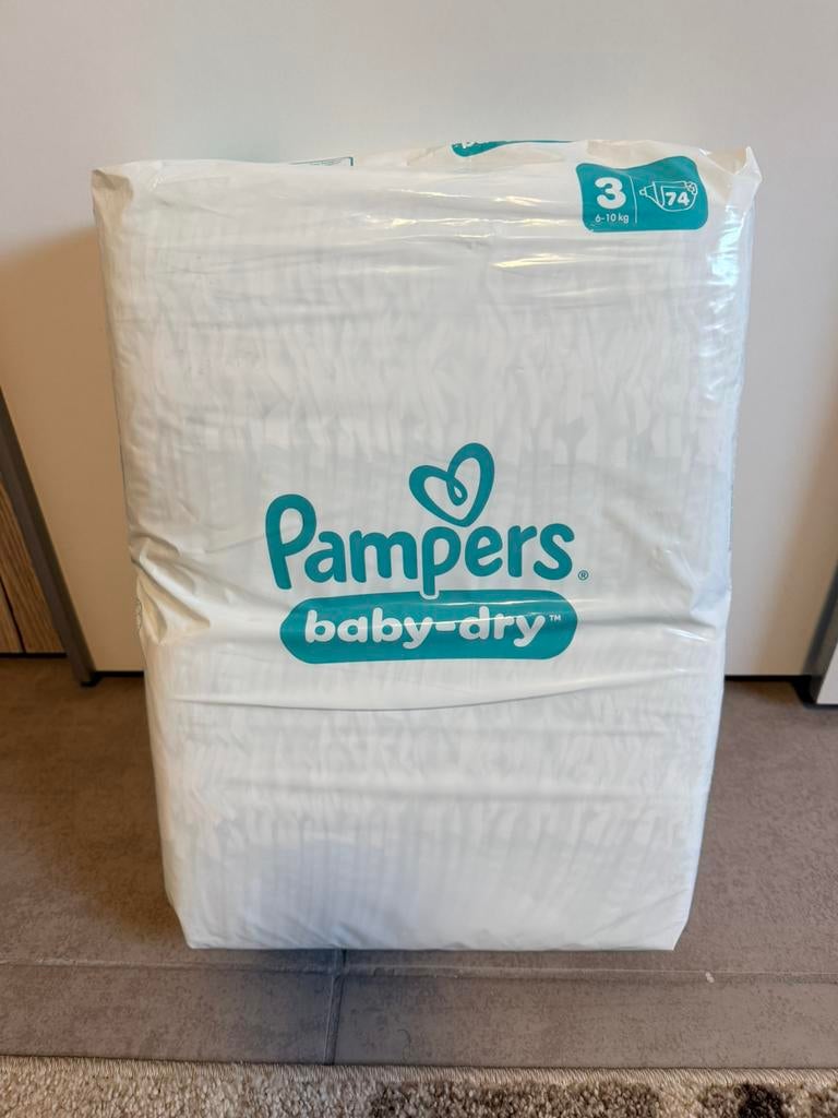 Pampers, maat 3, 74 stuks, Ophalen of Verzenden, Zo goed als nieuw