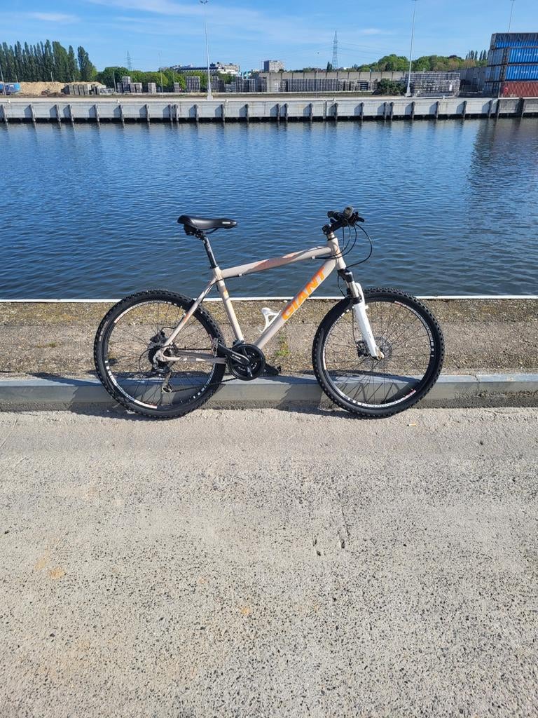 Vtt giant 26 pouce a vendre, Vélos & Vélomoteurs, Vélos | Hommes | Vélos de sport & Vélo de randonnée, Enlèvement ou Envoi, Giant