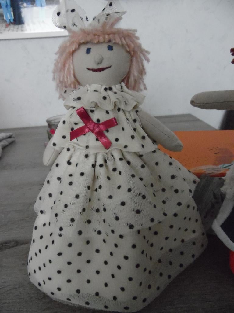 popjes + draagzakje, Enfants & Bébés, Jouets | Poupées, Neuf, Autres types, Enlèvement