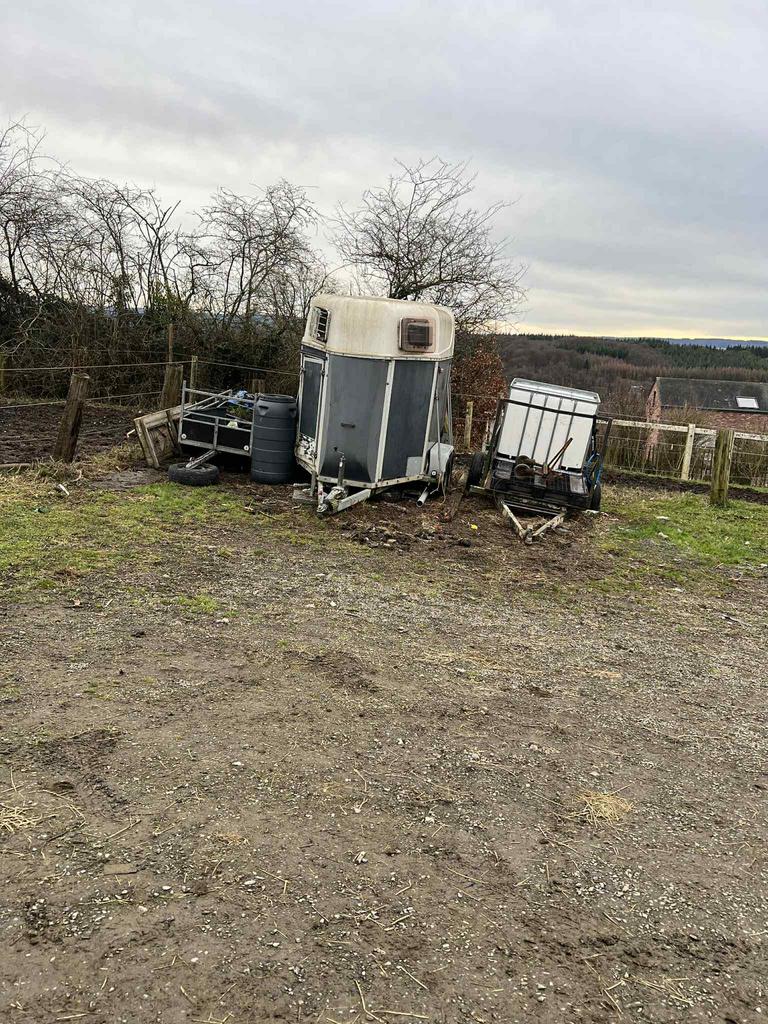 Vanne deux chevaux a restore, Animaux & Accessoires, Box & Pâturages, Mise à l'étable, 2 ou 3 chevaux ou poneys