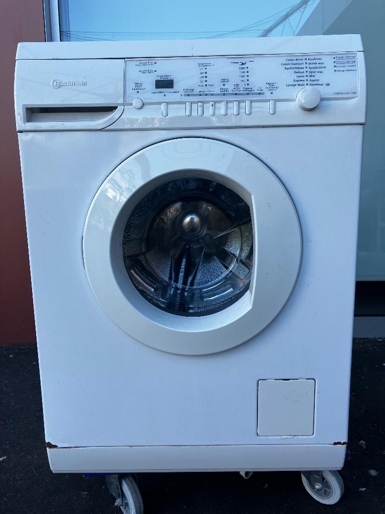 Machine à laver Bauknecht, 1200 à 1600 tours, 85 à 90 cm, Programme lavage à la main, Chargeur frontal