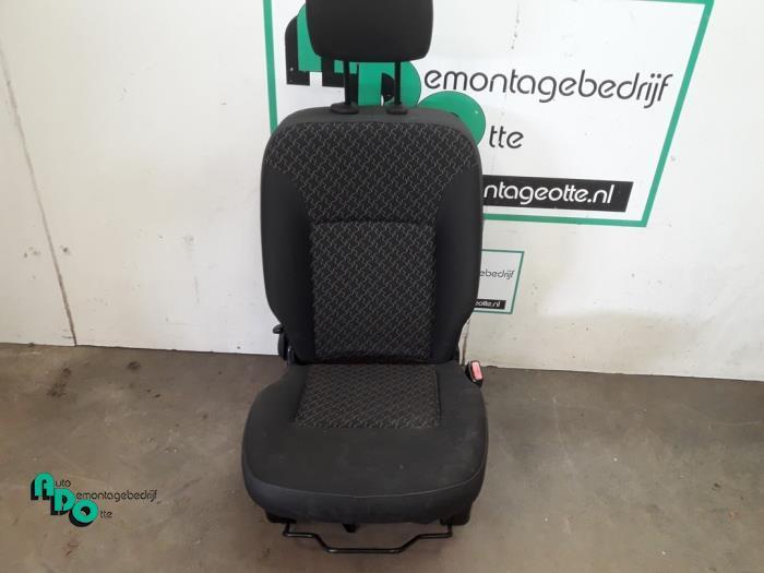 Stoel rechts van een Renault Kangoo (Kangoo 2 08-), Auto-onderdelen, Interieur en Bekleding, Renault, Gebruikt, 3 maanden garantie