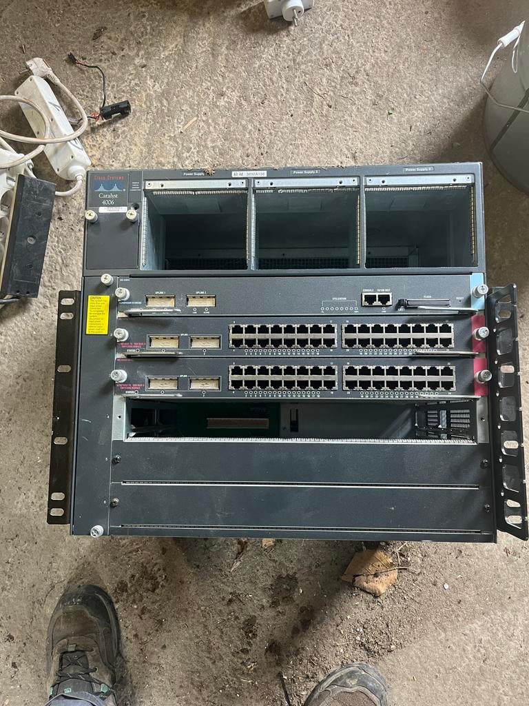 Catalyst 4006 + ws-x4014 + 2x ws-xs4232, Computers en Software, Servers, Ophalen, Gebruikt