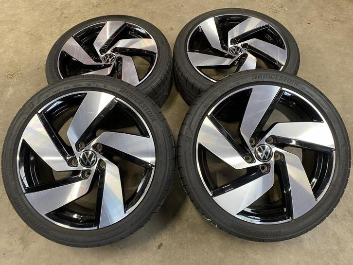 ORIG. JANTES VW GOLF 8 GTI RICHMOND AVEC PNEUS D'ÉTÉ 18”, Autos : Pièces & Accessoires, Pneus & Jantes, Pneus et Jantes, Pneus été