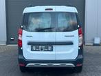 Dacia Dokker benzine camera navigatie, Auto's, Voorwielaandrijving, 4 cilinders, Start-stop-systeem, Wit