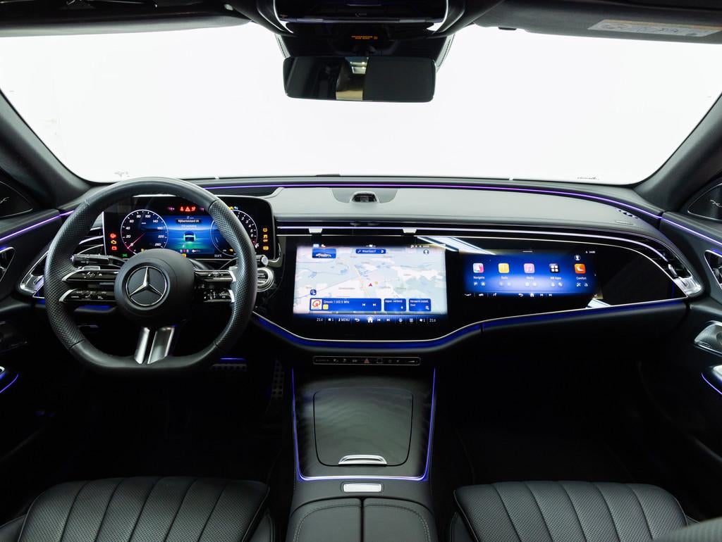 Mercedes-Benz E 300 e AMG Premium Plus Night 20" SUPERSCREEN, Auto's, Automaat, 4 deurs, Gebruikt, Zwart