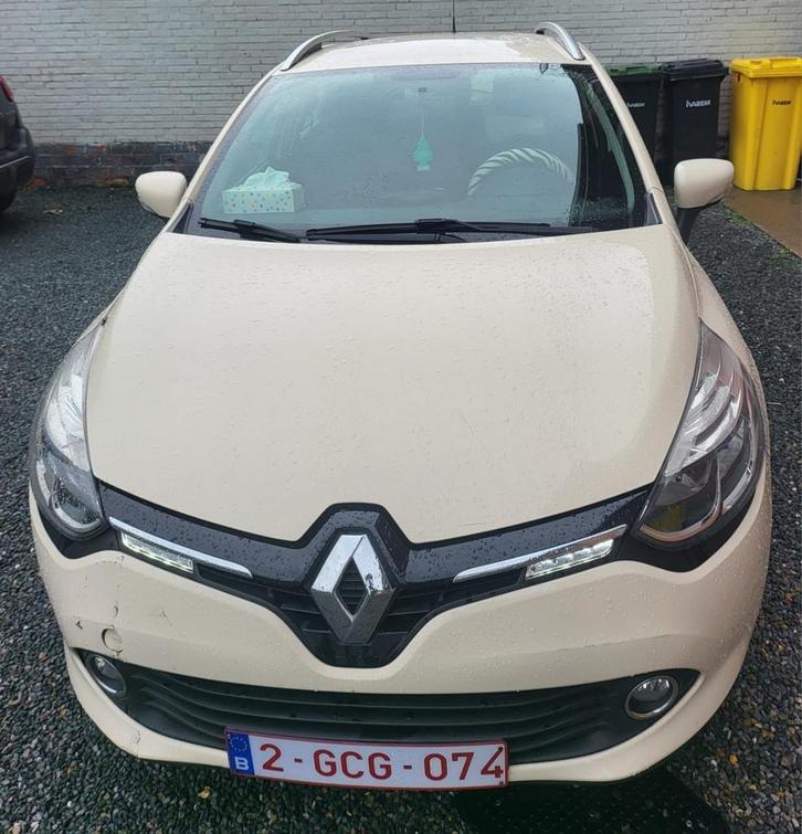 À vendre urgent, Autos, Renault, Particulier, Clio, Essence, Euro 5, Berline, 5 portes, Boîte manuelle, Blanc, Noir, Enlèvement