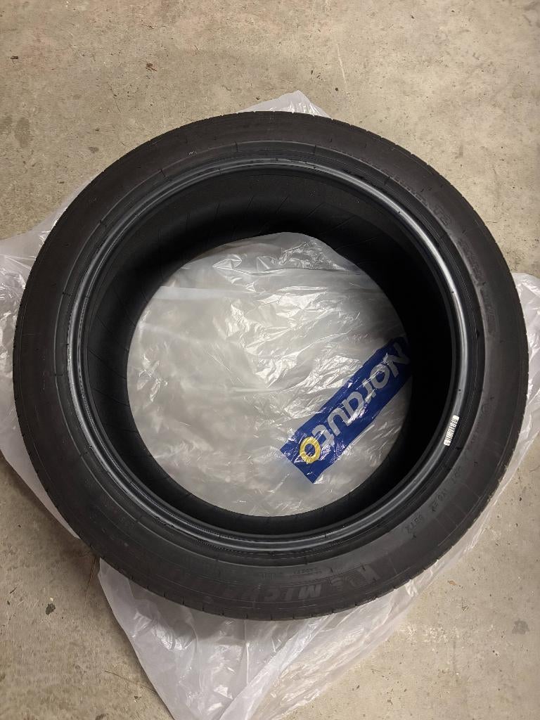 Pneus E-primacy x4 235/45 R18 98V, 245 mm, Véhicule de tourisme, Pneus été, Enlèvement