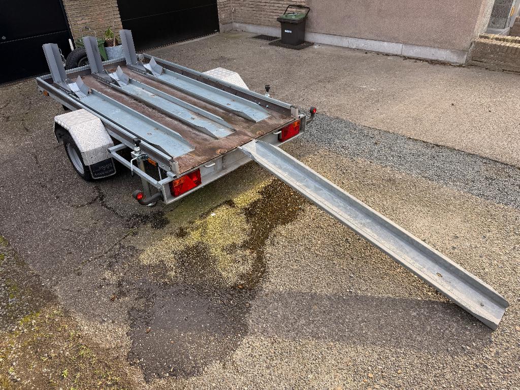 Geremde/geveerde motor aanhanger 1 of 2 motoren., Ophalen, Gebruikt