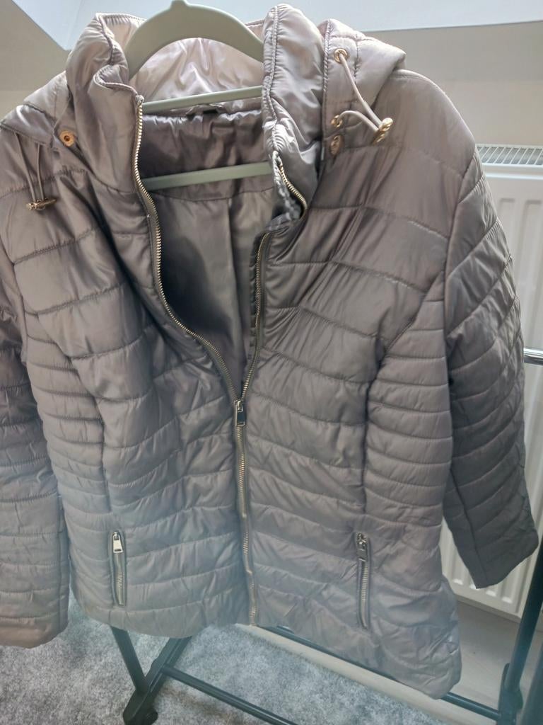 Jas net als nieuw te koop. M 44, Kleding | Dames, Jassen | Winter, Ophalen, Zo goed als nieuw, Maat 42/44 (L)