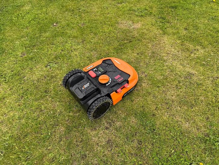 Worx Landroid L2000, Jardin & Terrasse, Tondeuses robotisées, Utilisé, 20 à 25 cm, Avec capteur de pluie, Contrôlable via l'application