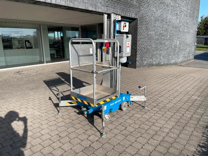 Genie AWP-20S compacte verticale lift, Doe-het-zelf en Bouw, Gereedschap | Overige machines, Zo goed als nieuw, Ophalen