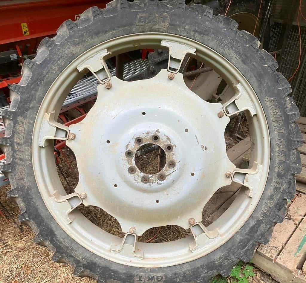 Pneus de tracteur en bon état, Articles professionnels, Enlèvement