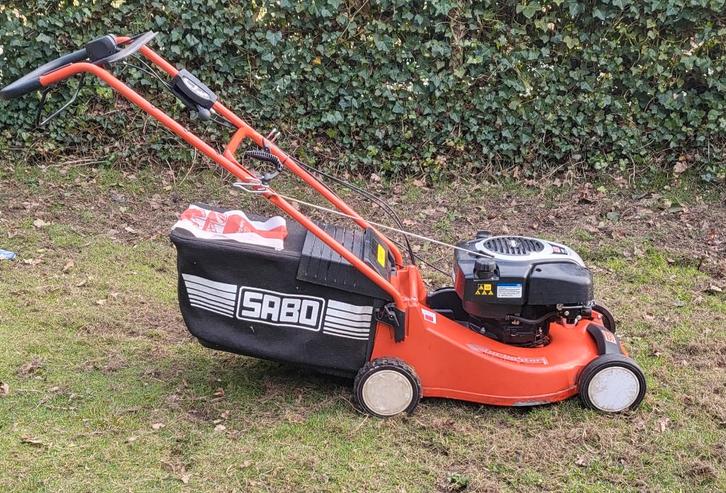 Zelftrekkende benzine Grasmaaier Sabo vario 47, Tuin en Terras, Grasmaaiers, Zo goed als nieuw, Ophalen