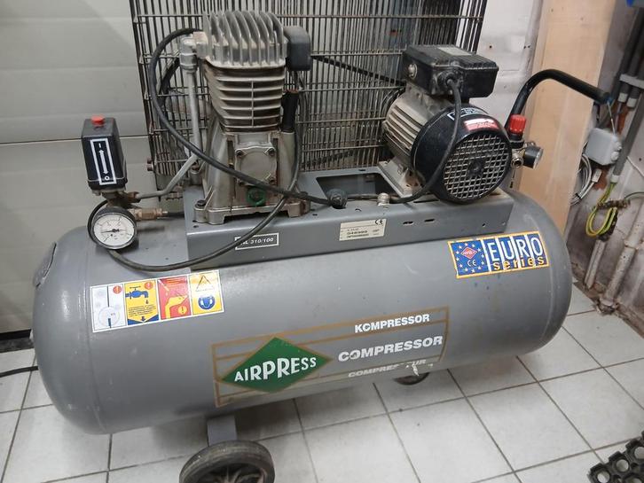 Airpress compressor 310/100 goed onderhouden, Doe-het-zelf en Bouw, Compressors, Gebruikt, 6 tot 10 bar, 100 liter of meer, 200 tot 400 liter/min
