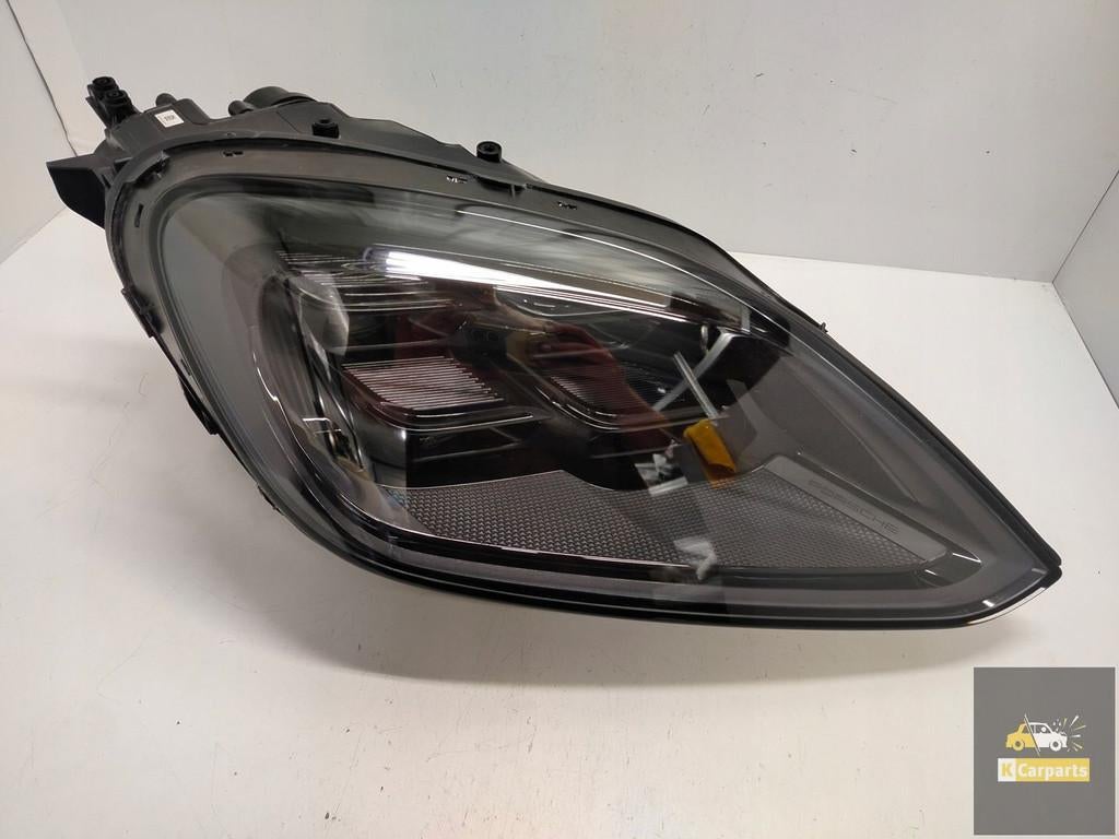 9Y0.941.060.Q, Porsche Cayenne 9Y Lift Full LED feu arri re, Porscheplatz 1
70435  Stuttgart, DE, Porsche, Info@porsche.de, Utilisé