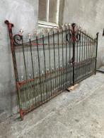 Oud VOl smeedijzeren hekken poort 3m20 breed met sierpinnen, Enlèvement, Utilisé, Fer, Porte du jardin