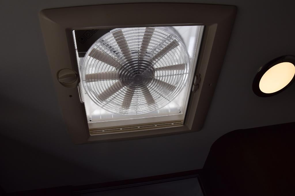 Ventilateur Thule 12 V neuve - Installation possible, Caravanes & Camping, Camping-car Accessoires, Enlèvement, Neuf